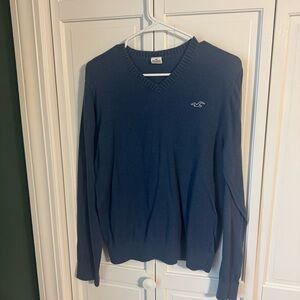Hollister Men's V-Neck Sweater in Deep Blue